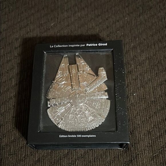 Disneyland Paris millennium falcon LE 500 pin Star Wars - Picture 1 of 6